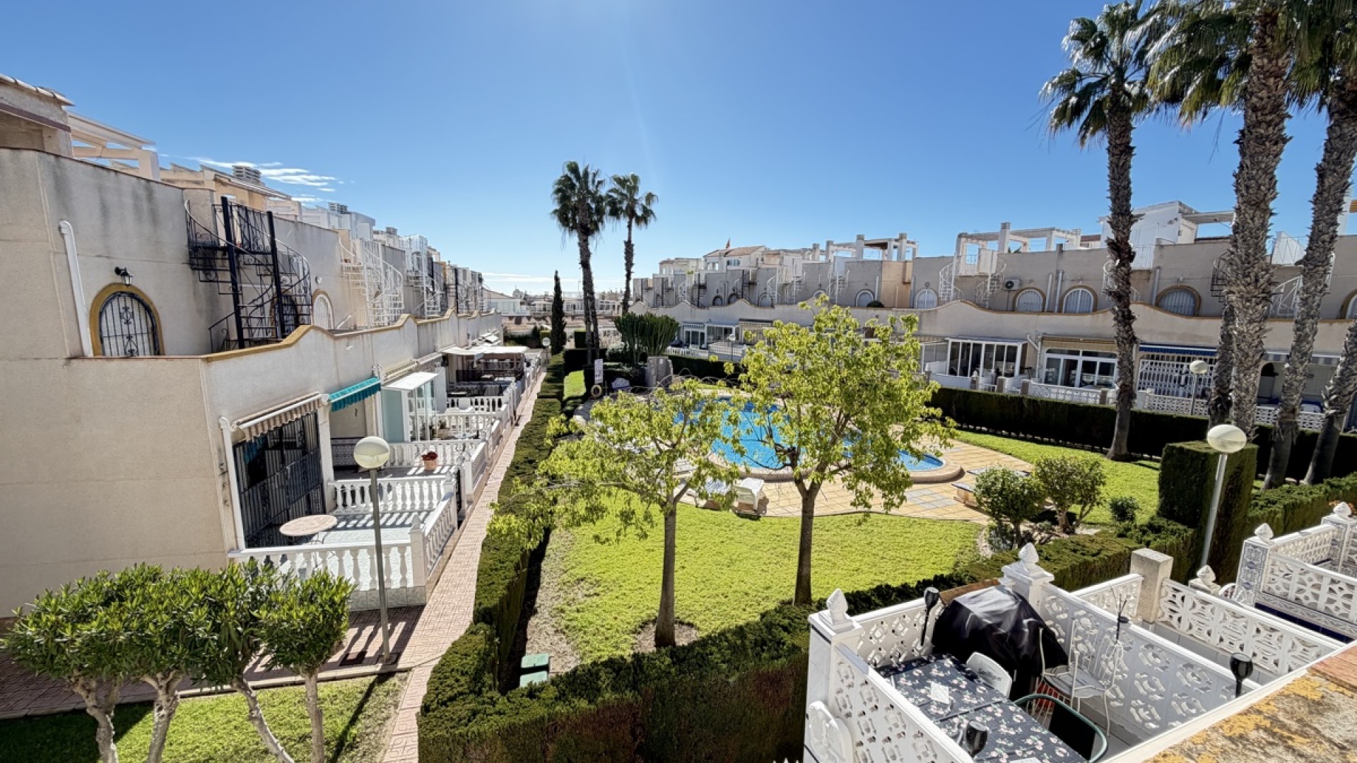 Herverkoop - Stadswoning -
La Florida