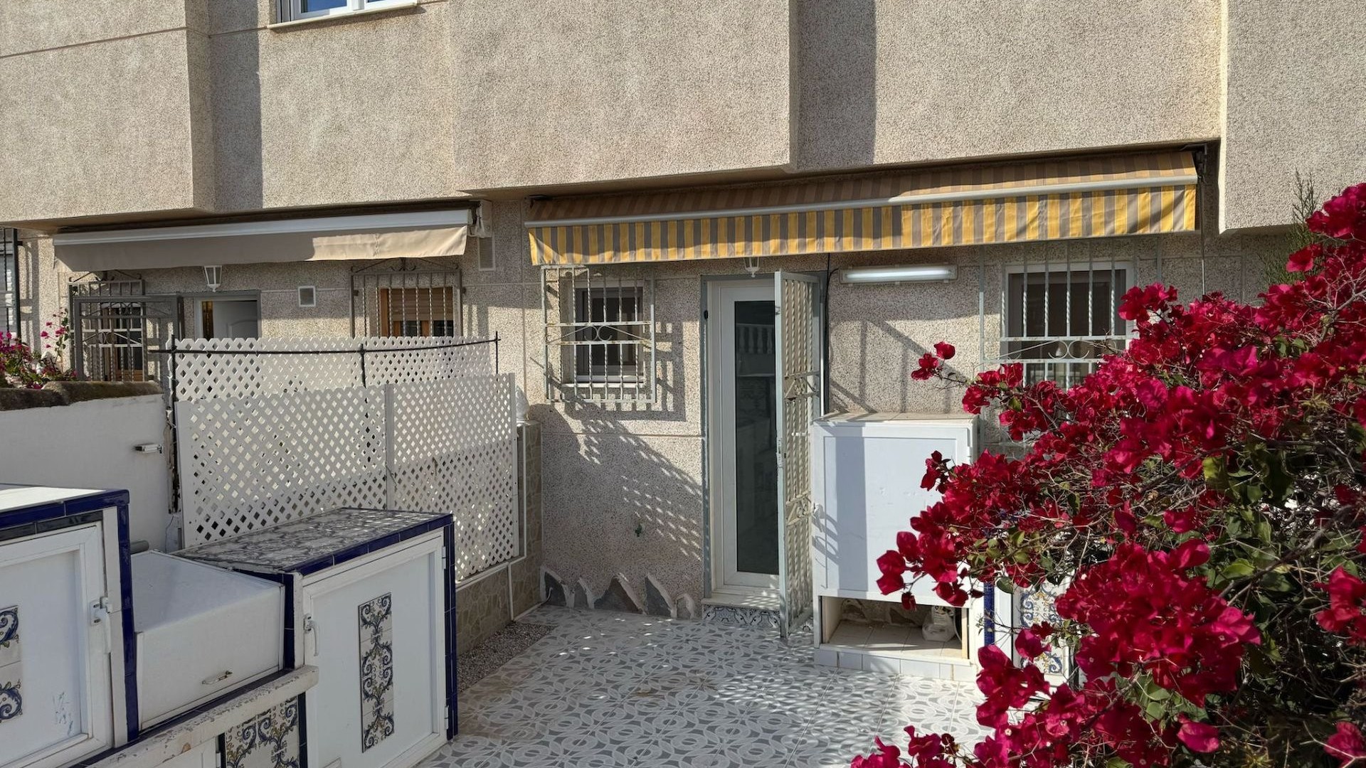 Herverkoop - Stadswoning -
La Mata