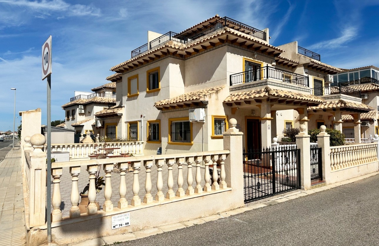 Herverkoop - Stadswoning -
Orihuela Costa - Costa Blanca