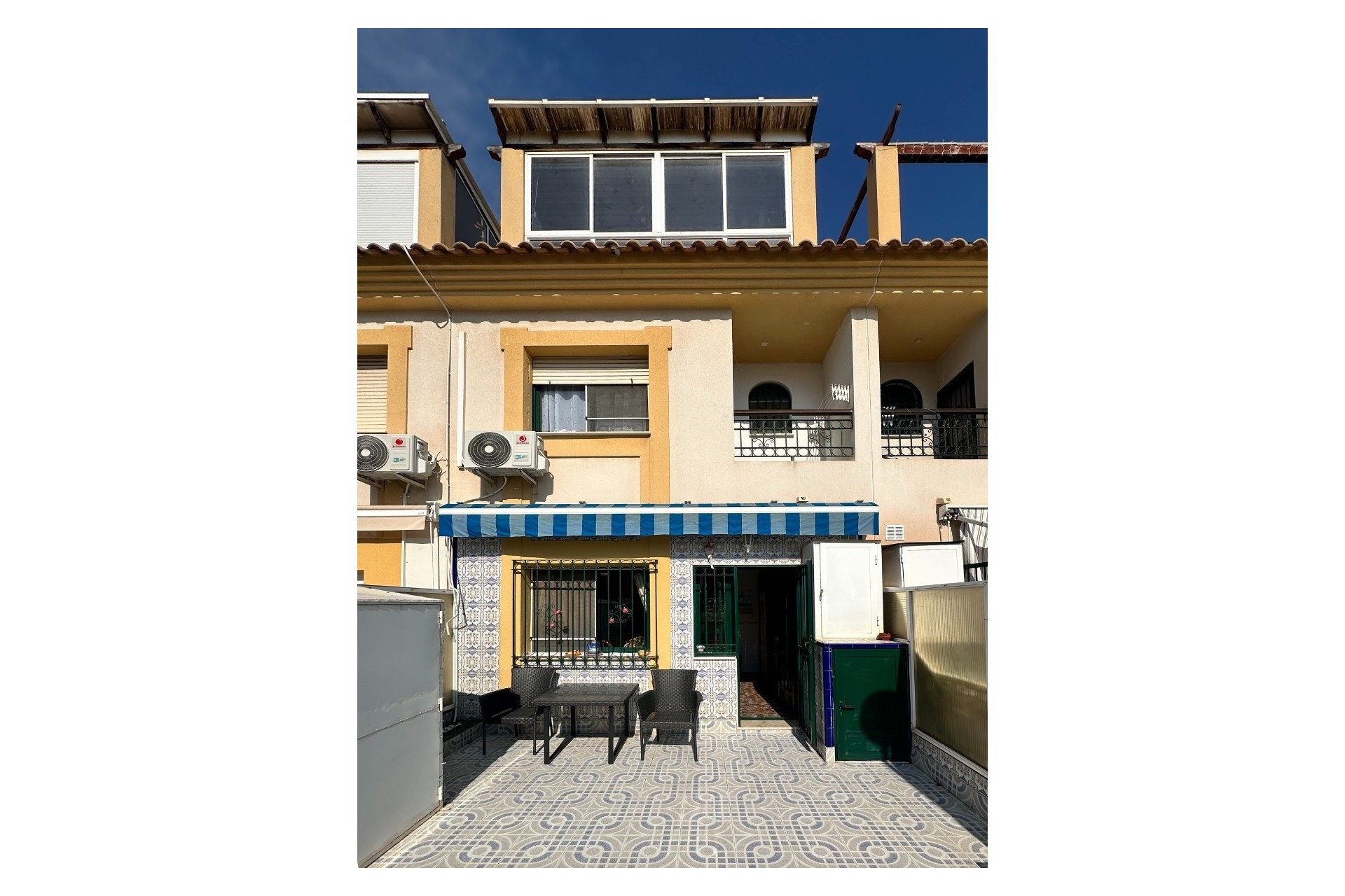 Herverkoop - Stadswoning -
Orihuela Costa - Costa Blanca