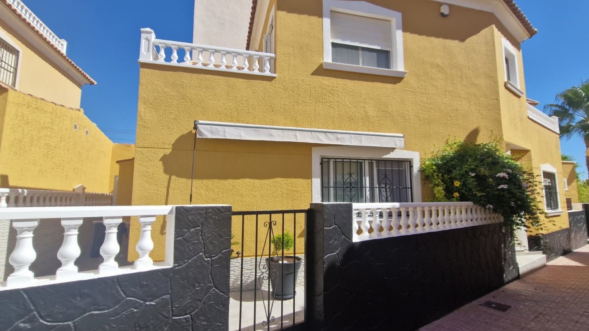 Herverkoop - Stadswoning -
Orihuela Costa - La Florida