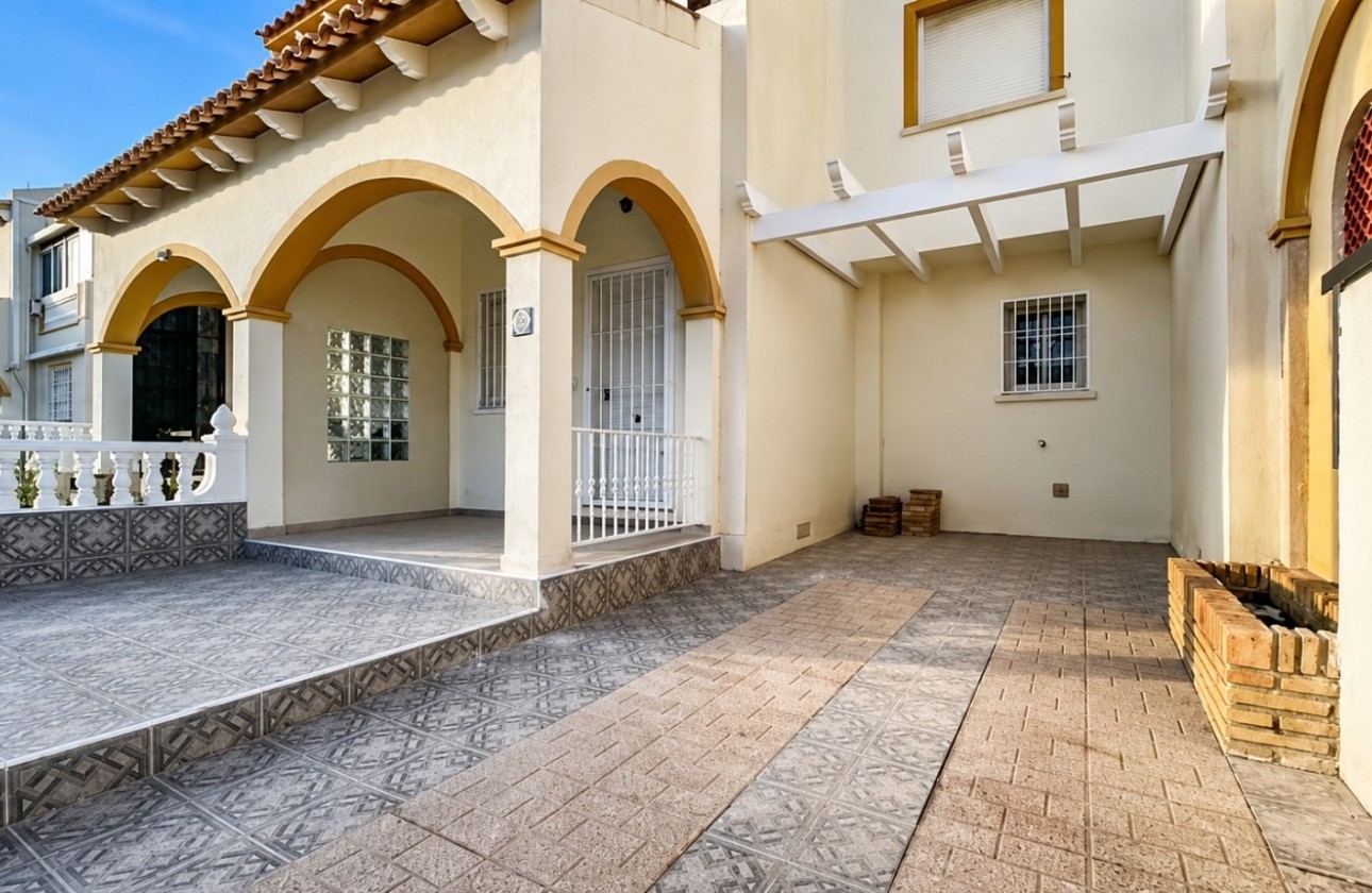 Herverkoop - Stadswoning -
Orihuela Costa - Los Almendros