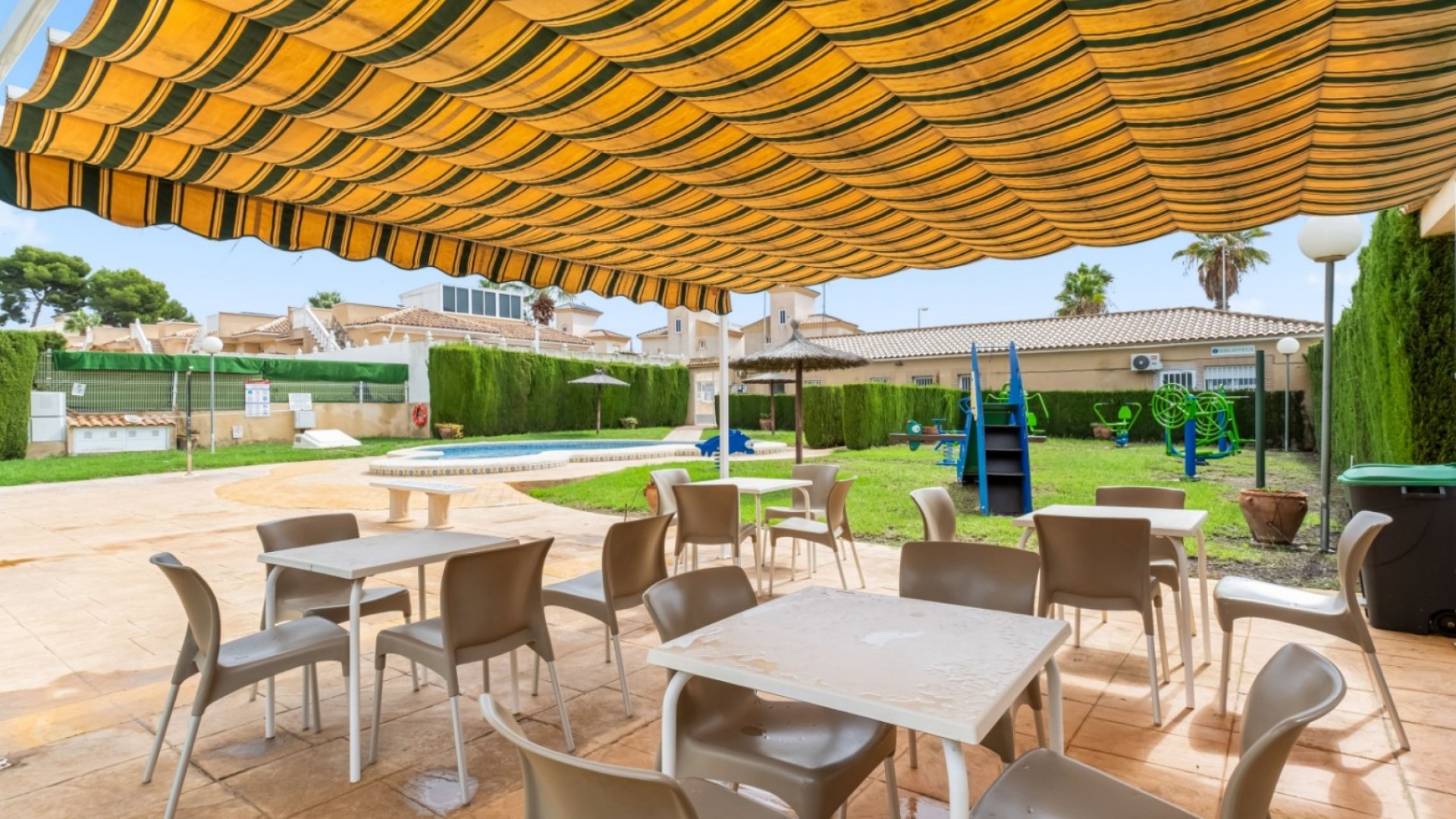 Herverkoop - Stadswoning -
Orihuela Costa - Villamartín