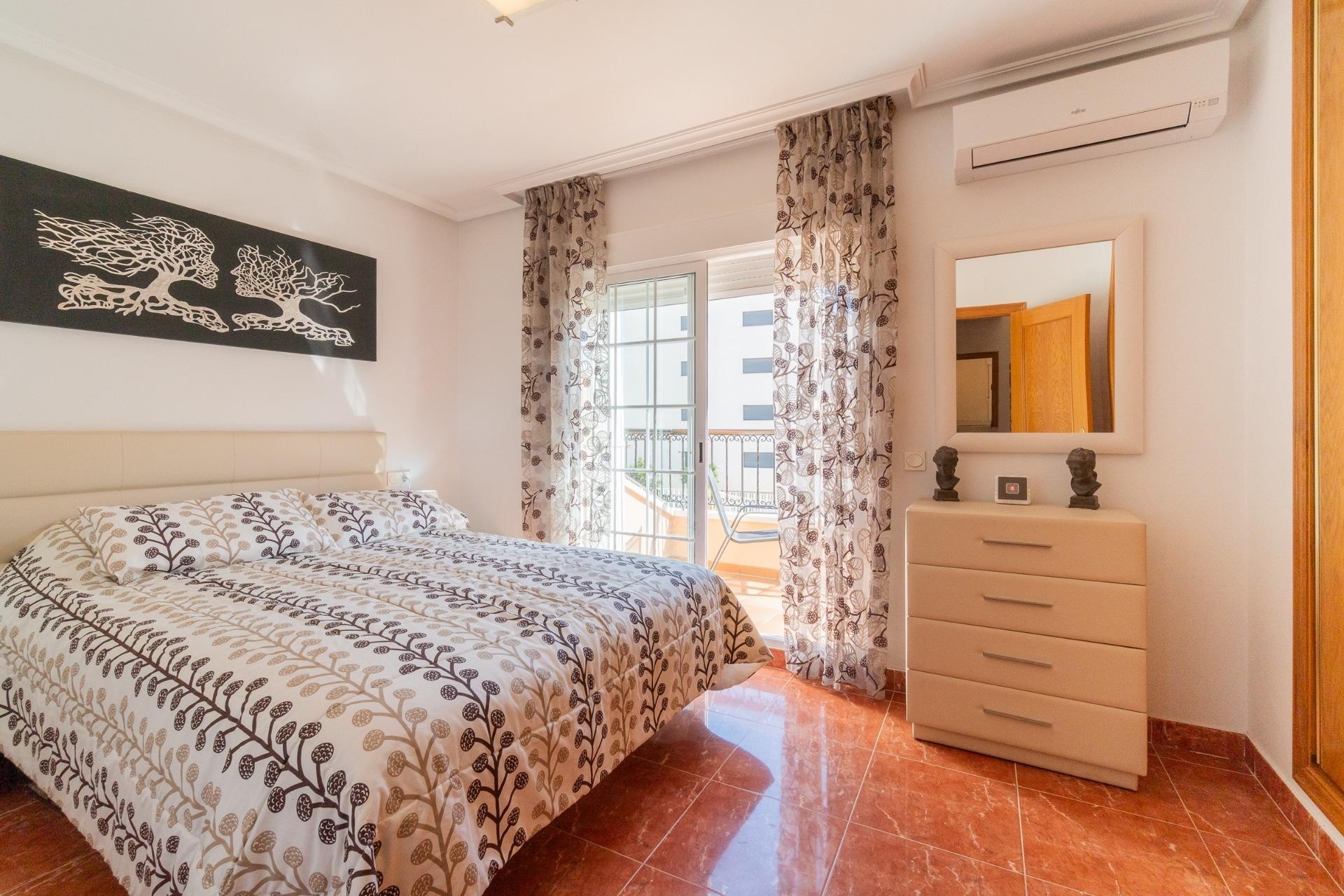 Herverkoop - Stadswoning -
Orihuela Costa - Villamartin