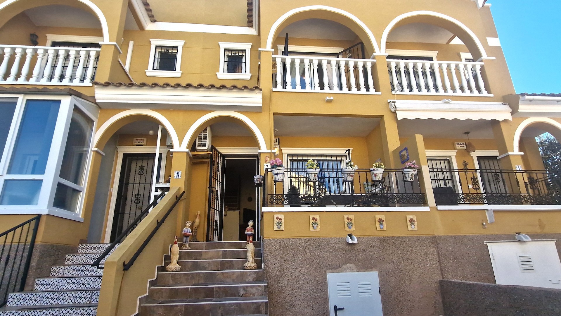 Herverkoop - Stadswoning -
Orihuela Costa