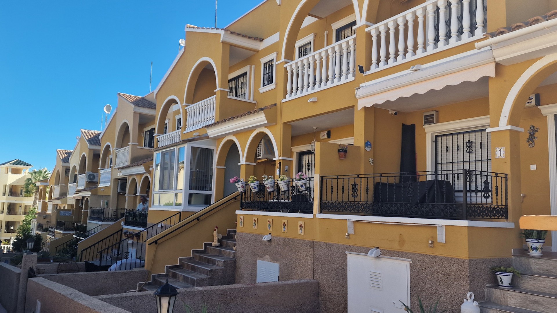 Herverkoop - Stadswoning -
Orihuela Costa