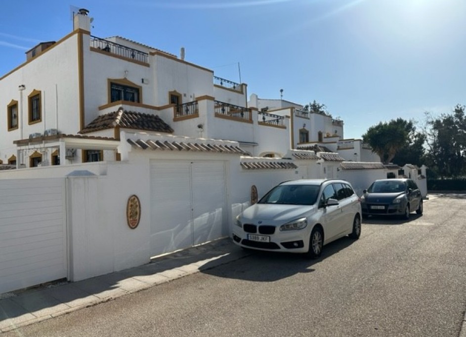 Herverkoop - Stadswoning -
Orihuela - Entre Naranjos - Vistabella