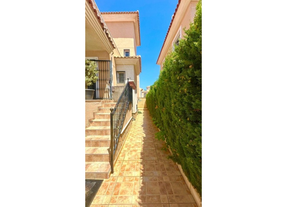 Herverkoop - Stadswoning -
Orihuela - Urbanización Perla del Mar