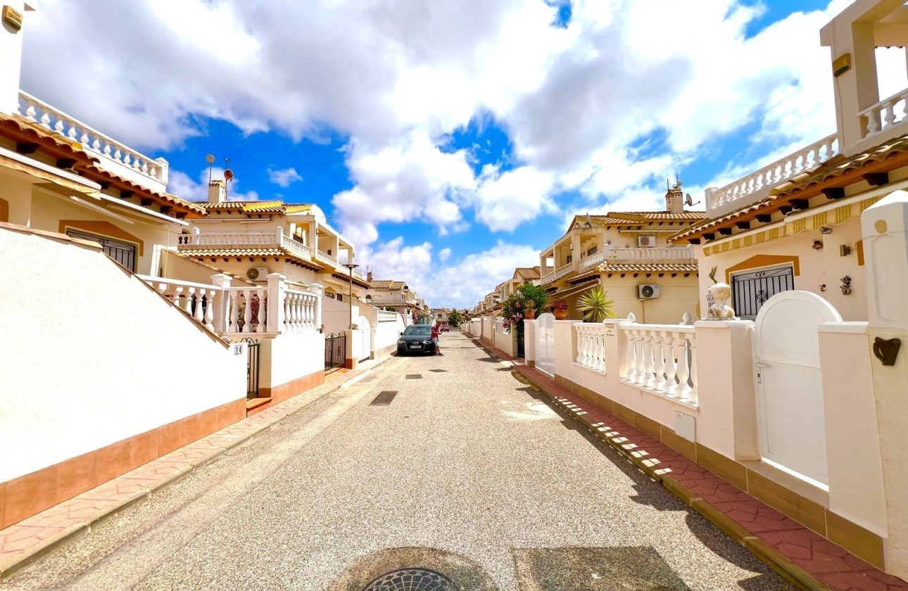 Herverkoop - Stadswoning -
Orihuela - Urbanización Perla del Mar