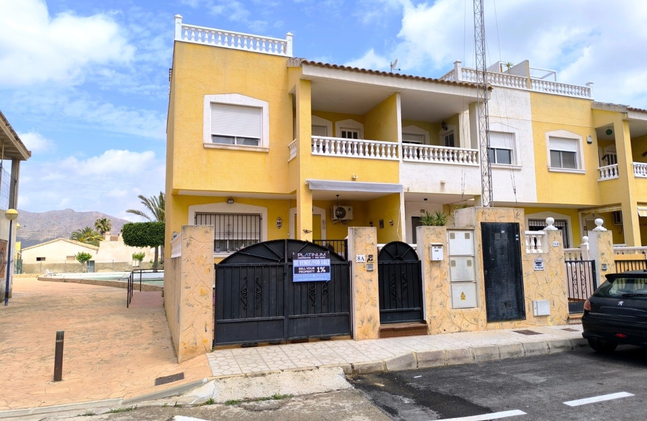 Herverkoop - Stadswoning -
Orihuela