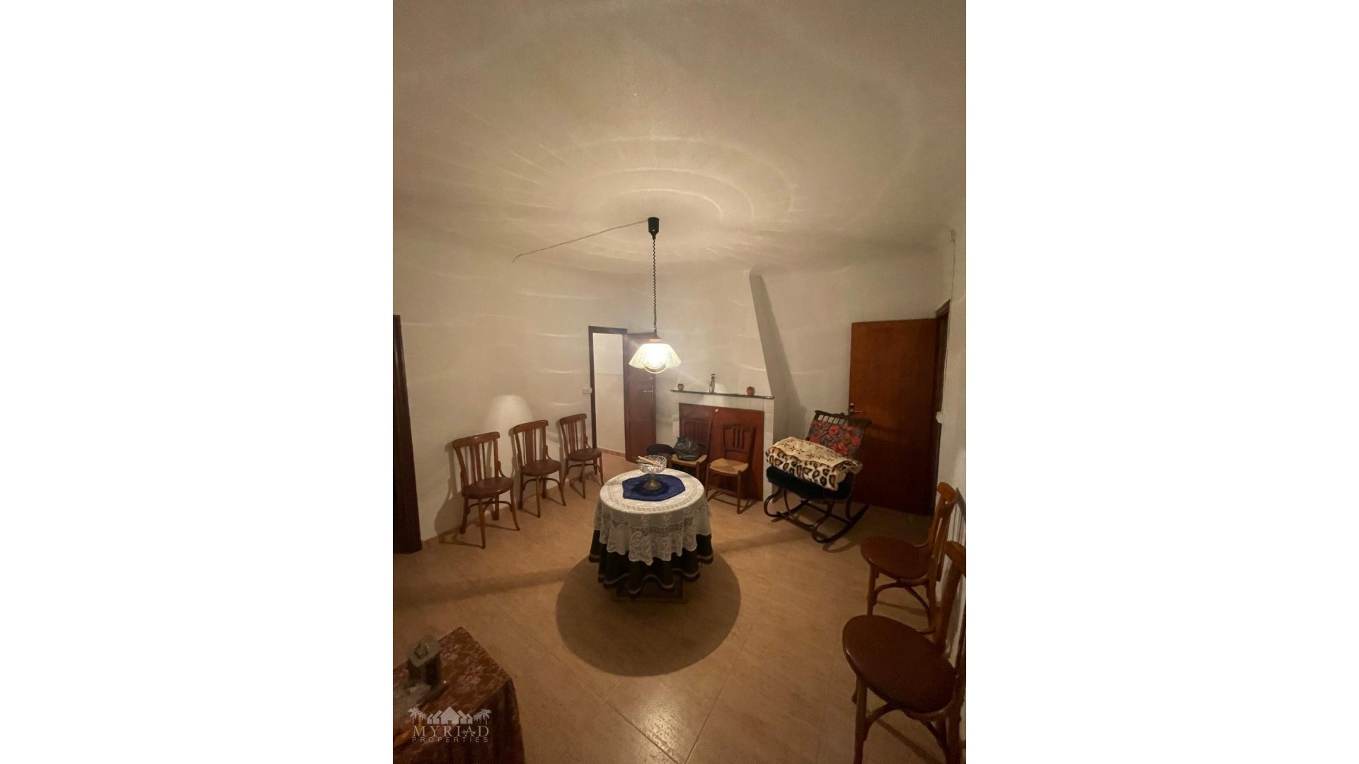 Herverkoop - Stadswoning -
Pinoso - Pinoso Alicante