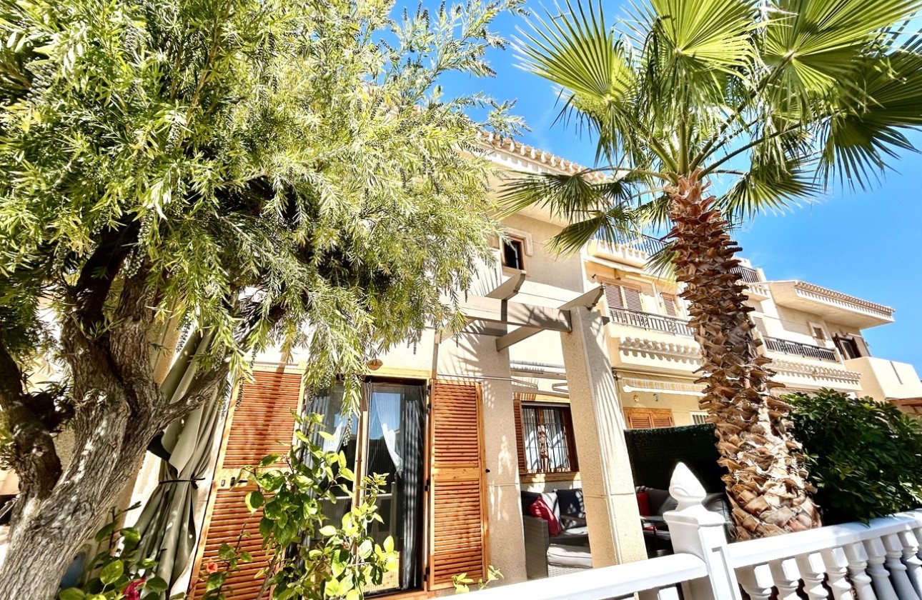 Herverkoop - Stadswoning -
Playa Flamenca - Costa Blanca