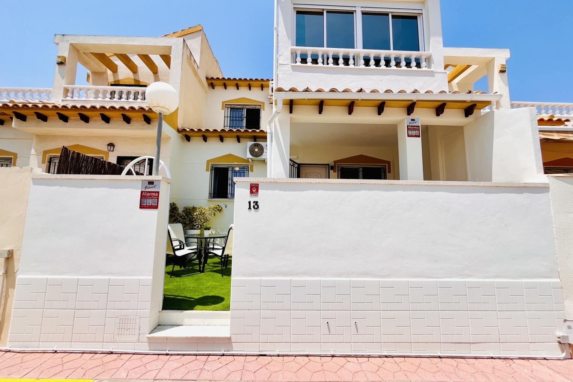 Herverkoop - Stadswoning -
Playa Flamenca - Costa Blanca