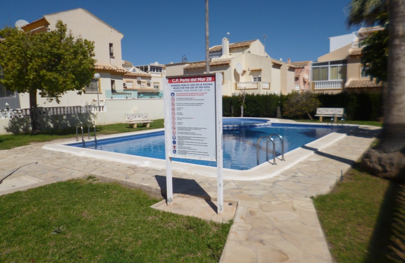 Herverkoop - Stadswoning -
Playa Flamenca - Costa Blanca
