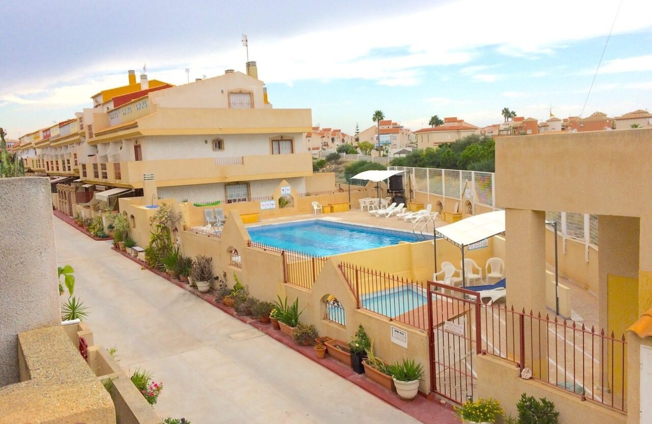 Herverkoop - Stadswoning -
Playa Flamenca - Costa Blanca