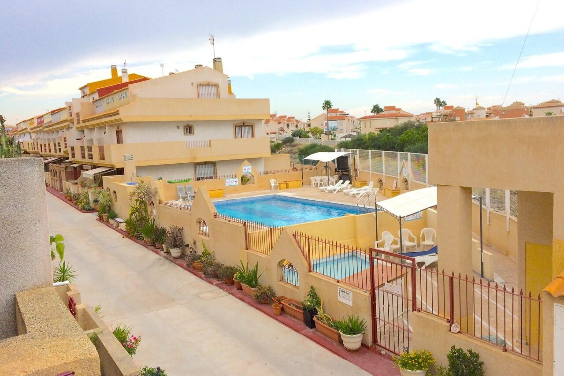 Herverkoop - Stadswoning -
Playa Flamenca - Costa Blanca
