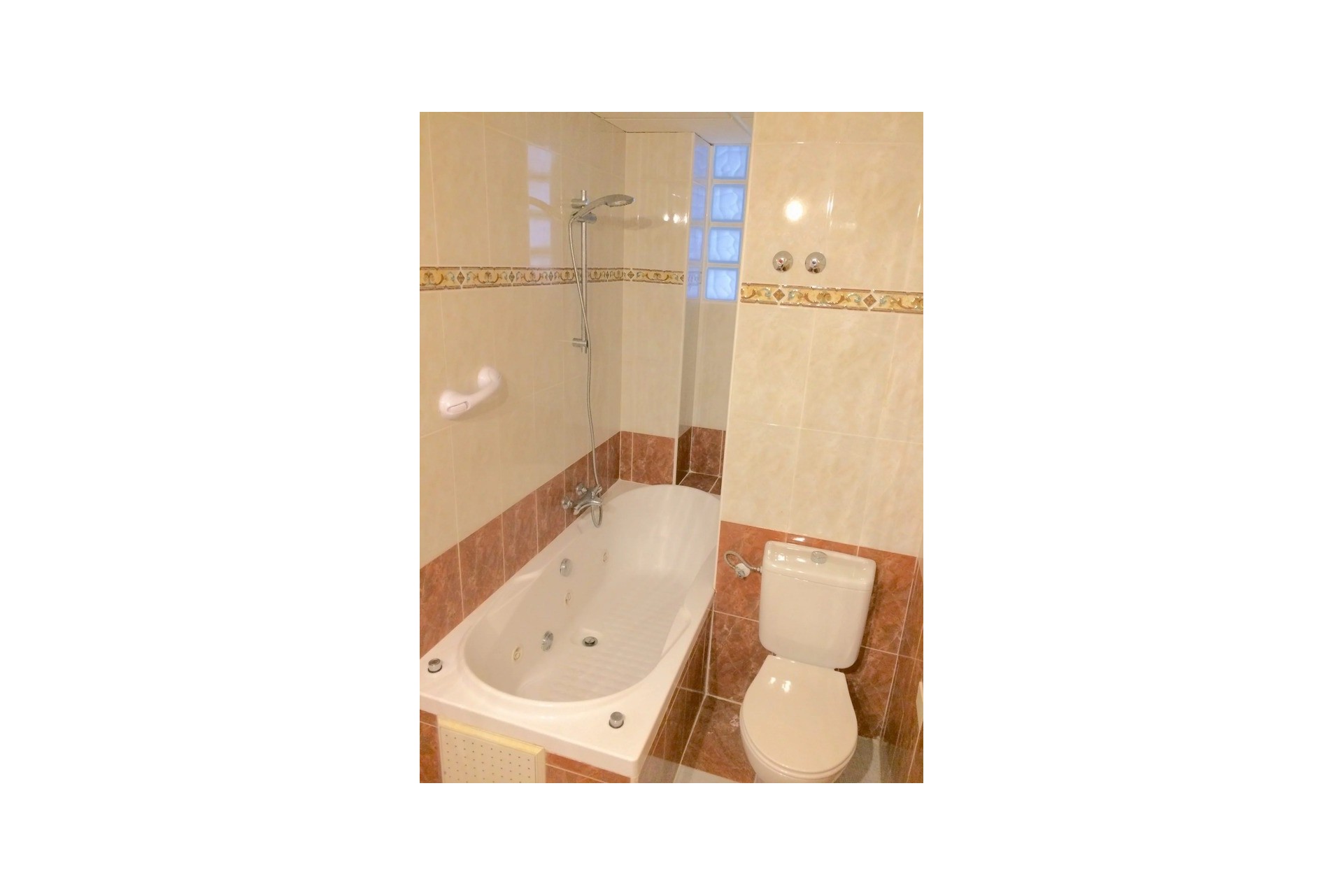 Herverkoop - Stadswoning -
Playa Flamenca - Costa Blanca