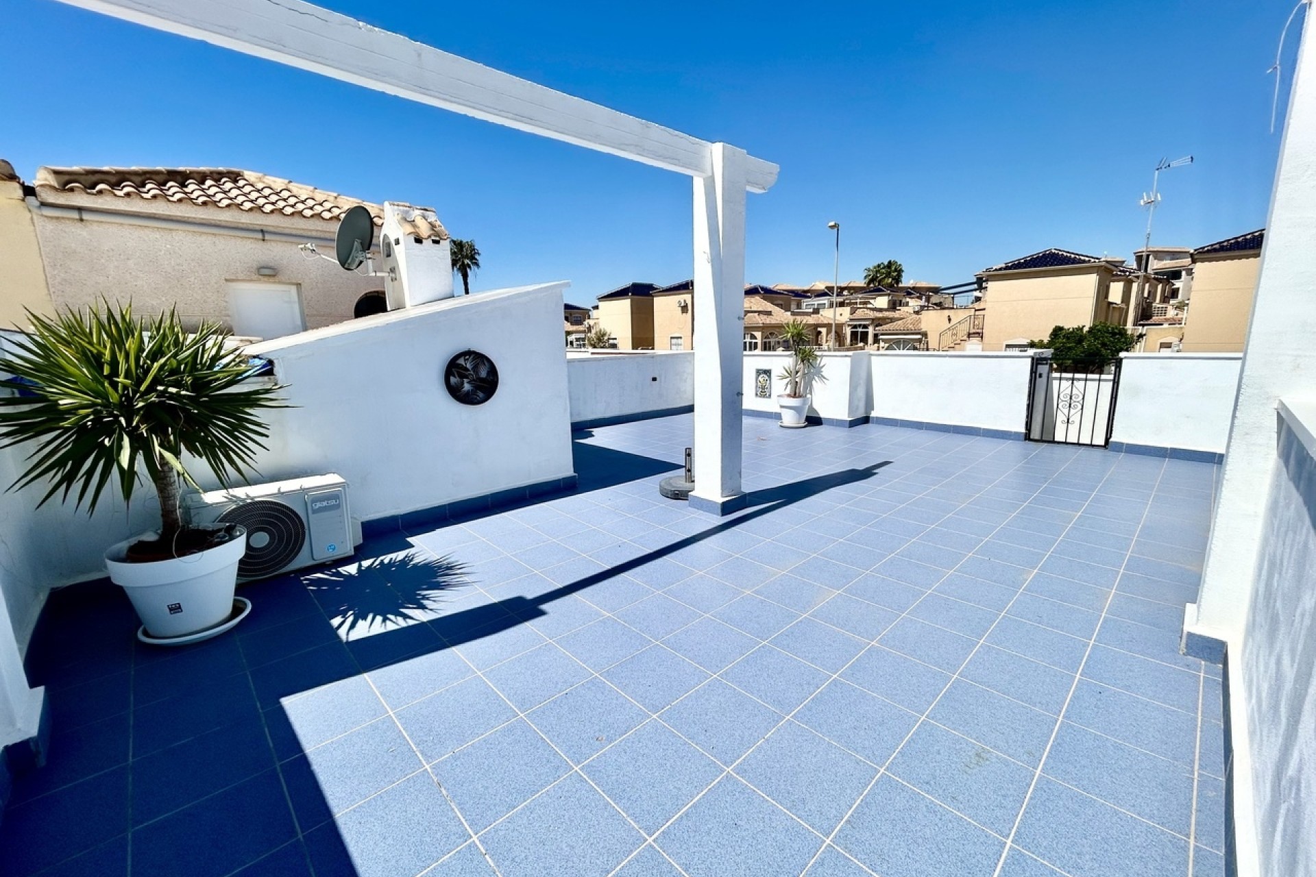Herverkoop - Stadswoning -
Punta Prima - Costa Blanca