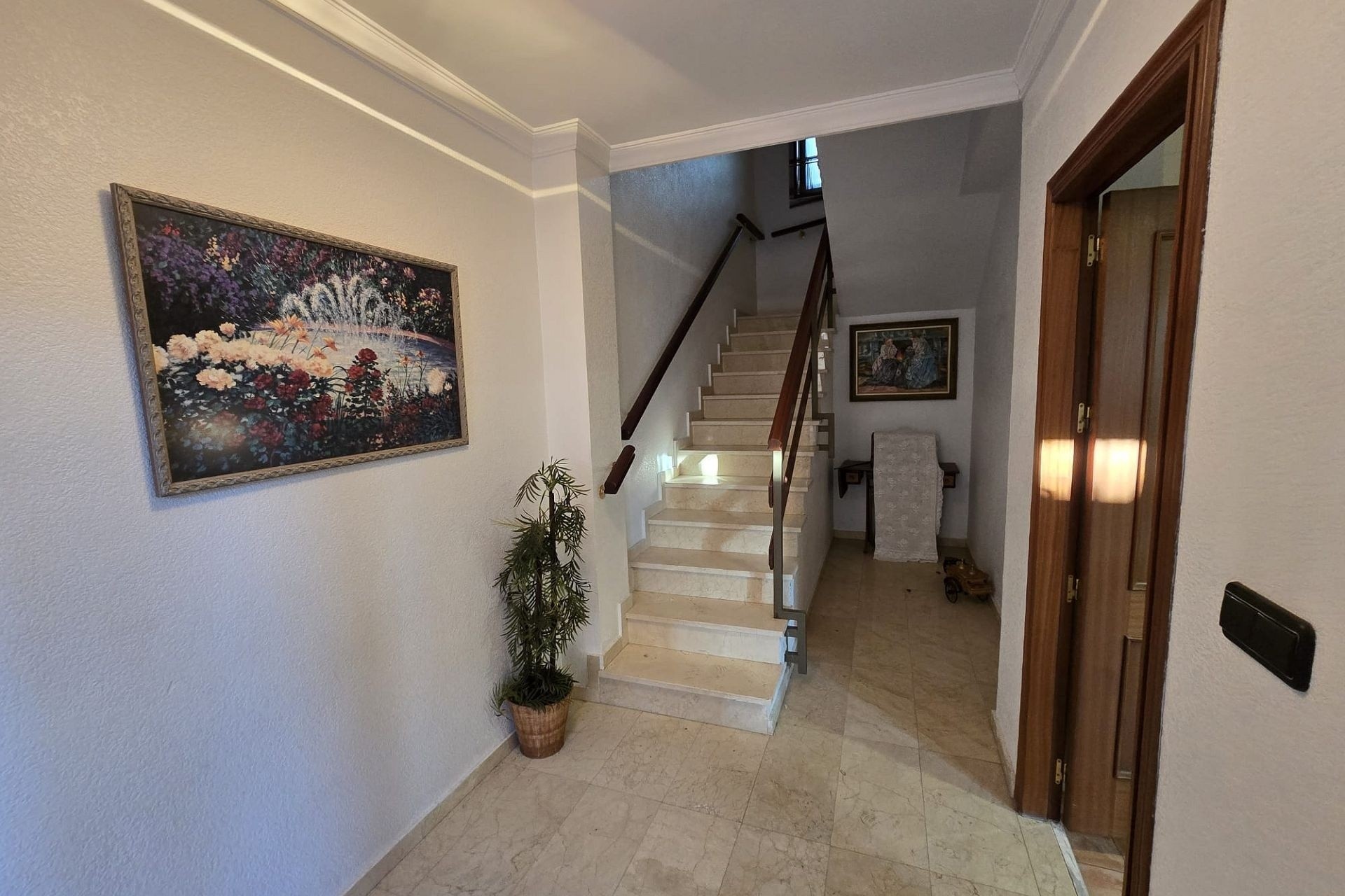 Herverkoop - Stadswoning -
Salinas