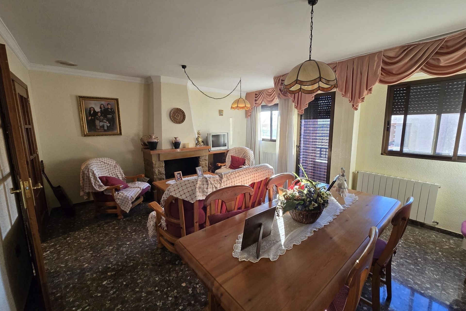 Herverkoop - Stadswoning -
Salinas