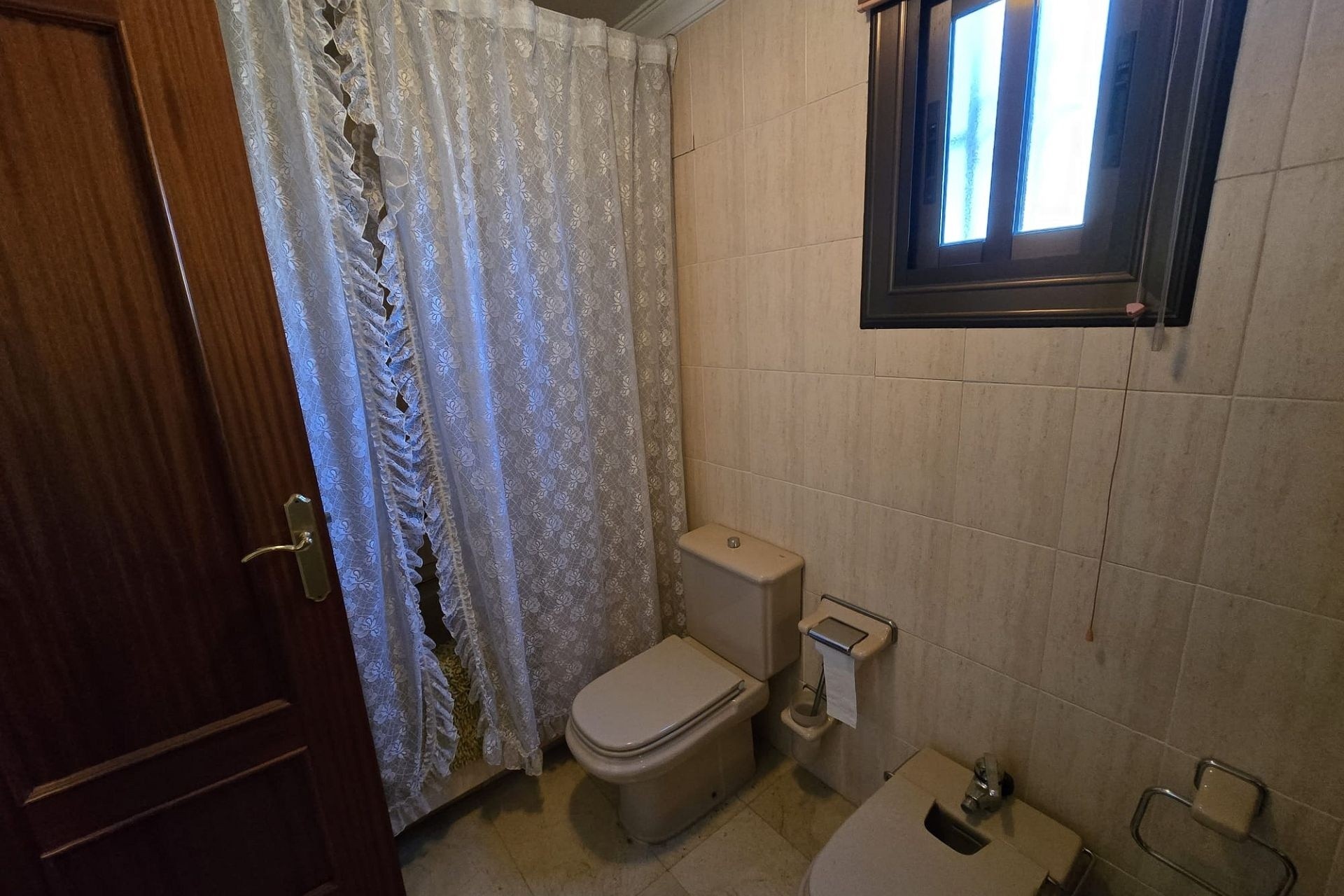 Herverkoop - Stadswoning -
Salinas