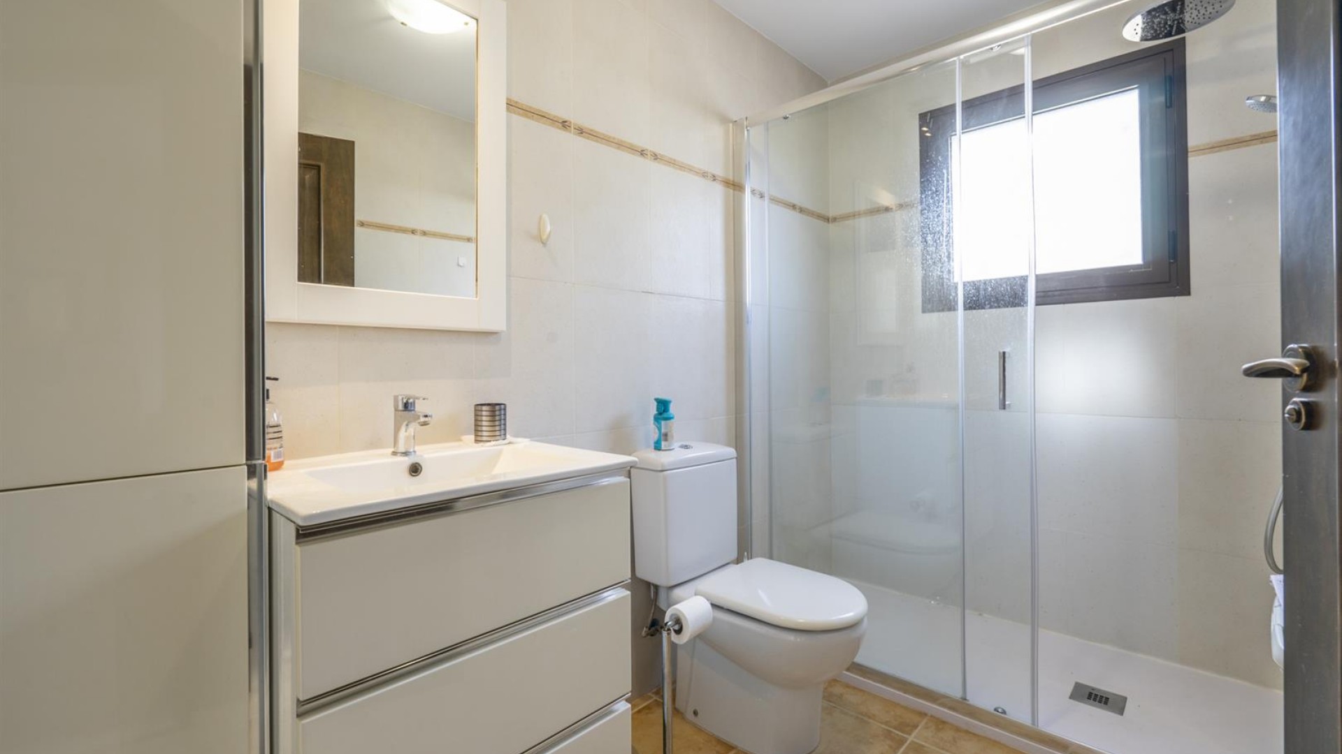 Herverkoop - Stadswoning -
SAN CAYETANO