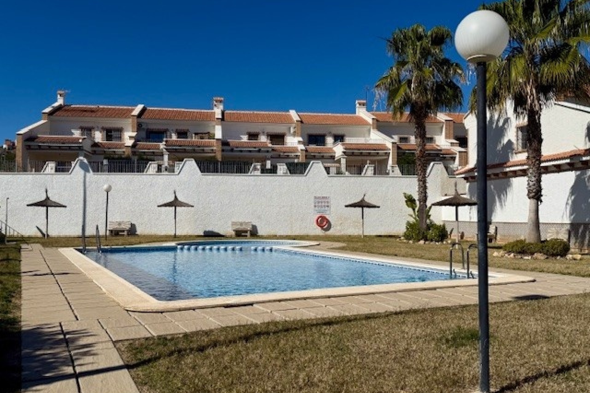 Herverkoop - Stadswoning -
San Miguel de Salinas - Inland