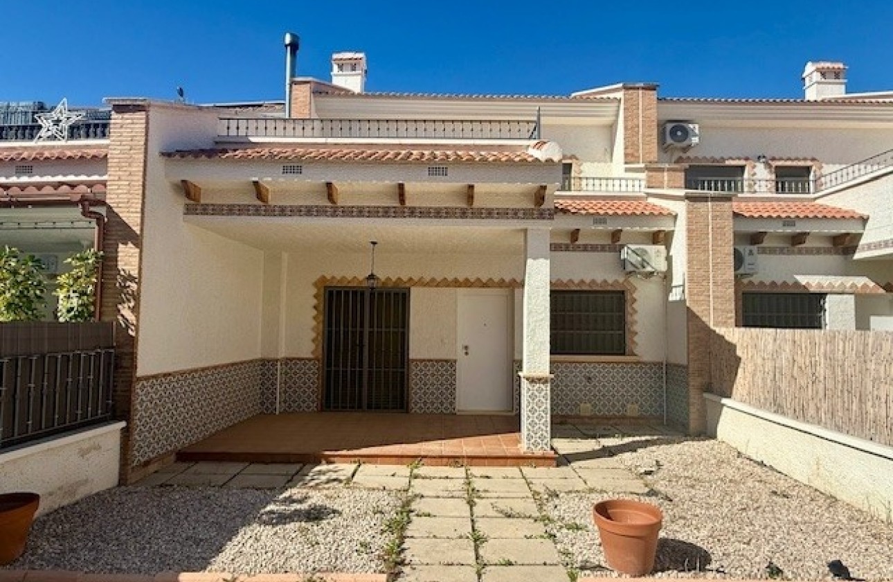 Herverkoop - Stadswoning -
San Miguel de Salinas - Inland