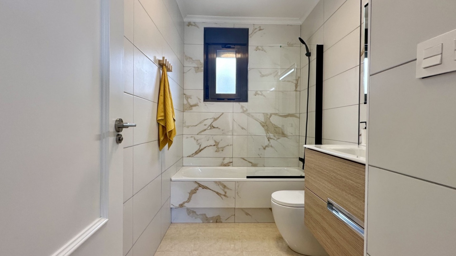 Herverkoop - Stadswoning -
San Miguel de Salinas