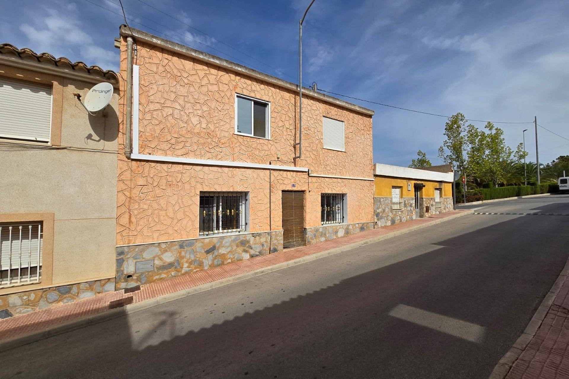 Herverkoop - Stadswoning -
SAX