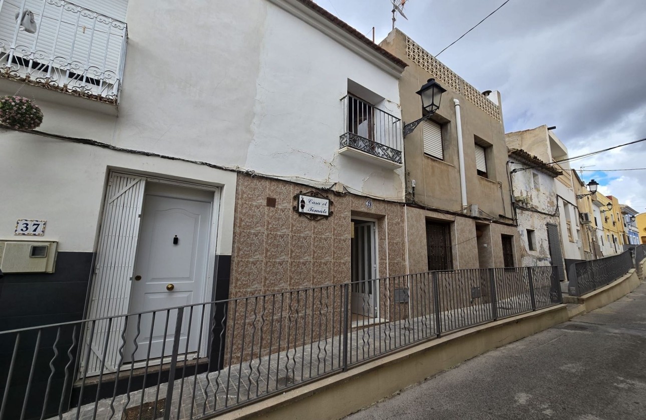 Herverkoop - Stadswoning -
SAX