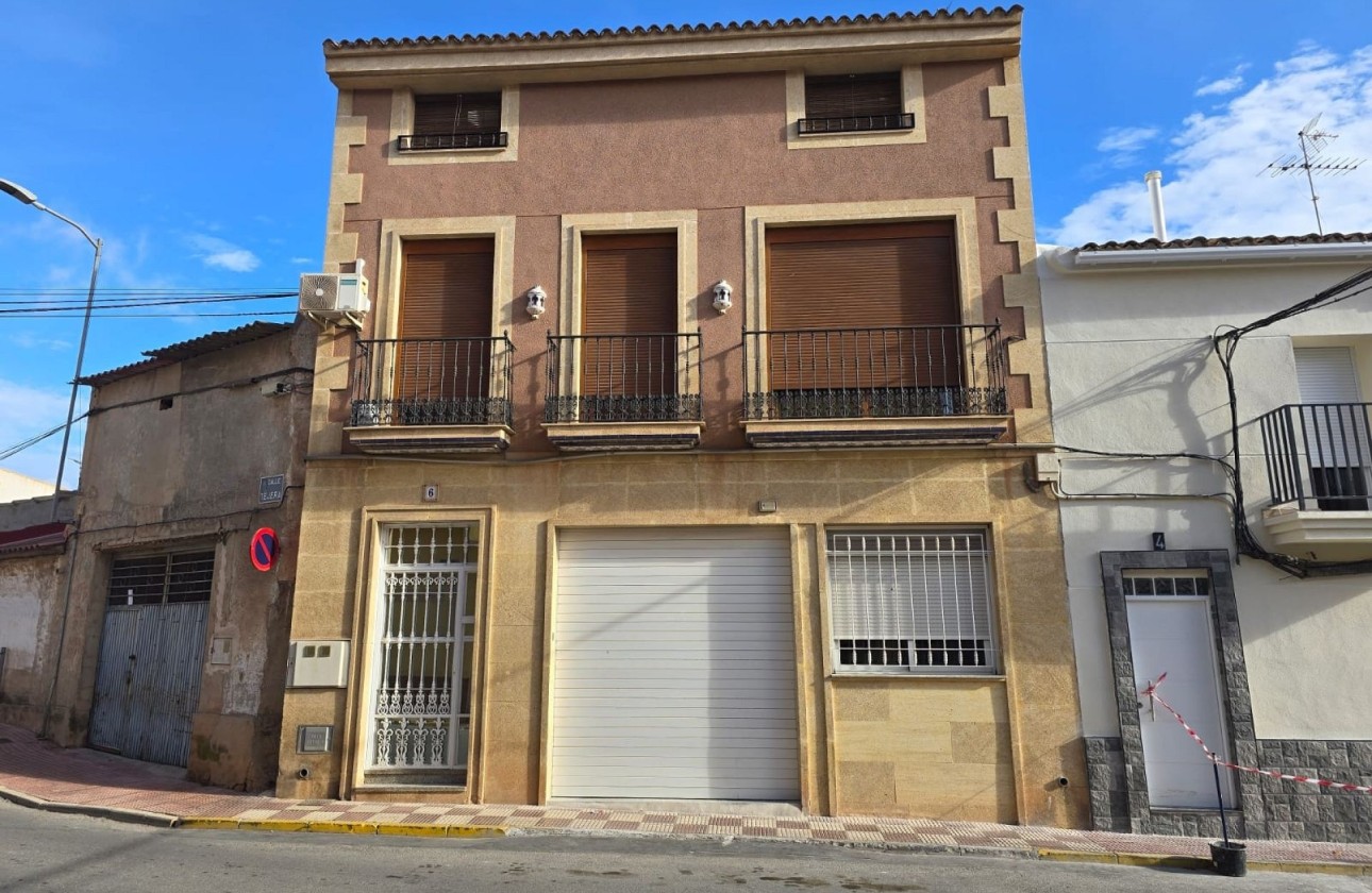 Herverkoop - Stadswoning -
SAX