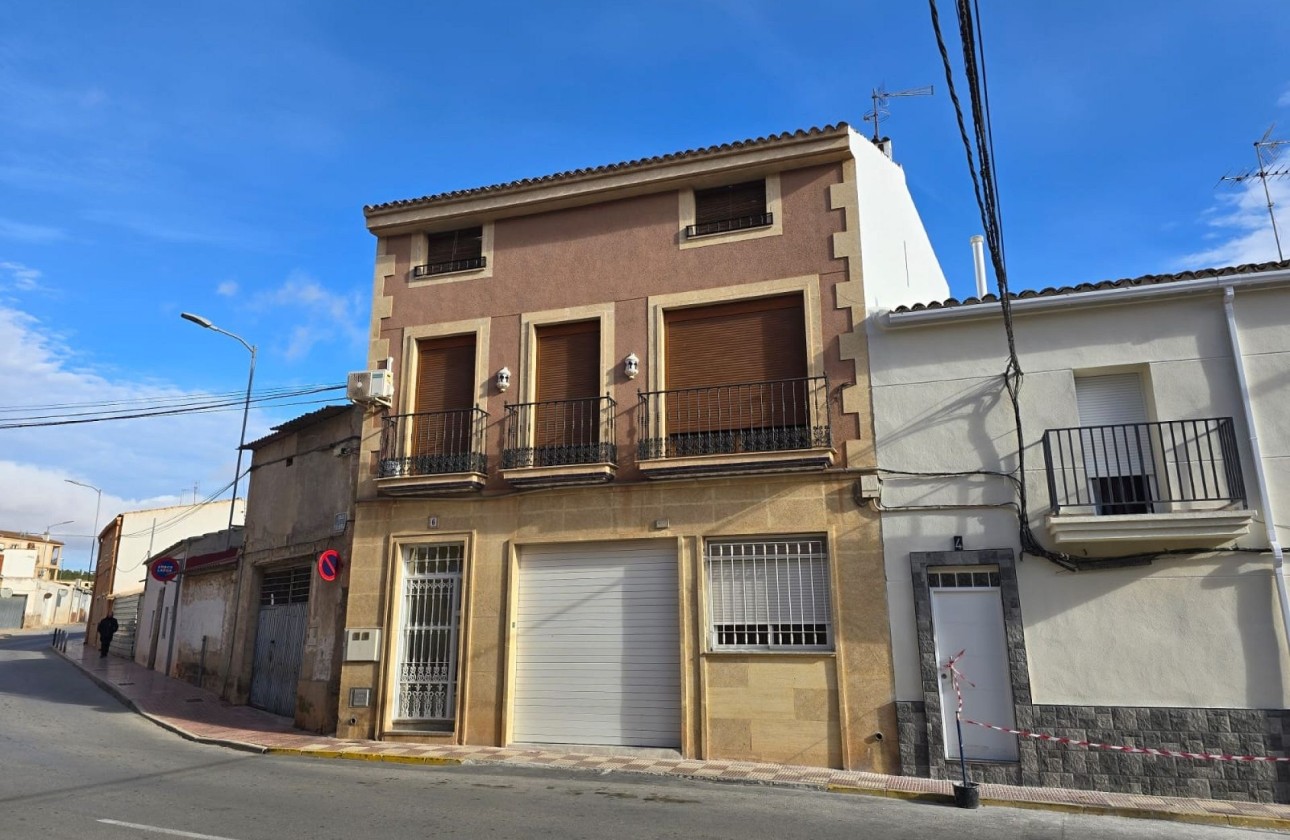 Herverkoop - Stadswoning -
SAX