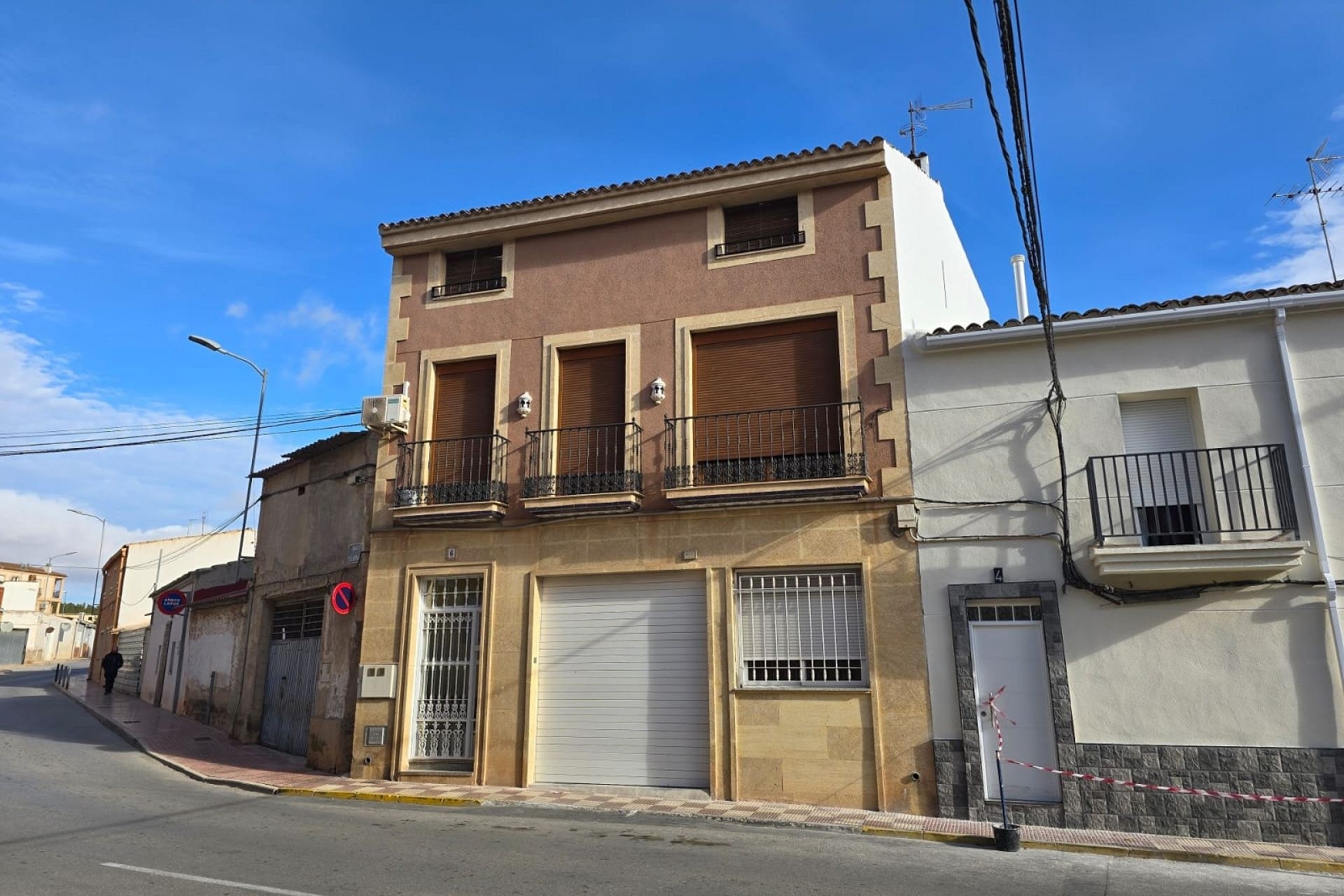 Herverkoop - Stadswoning -
SAX