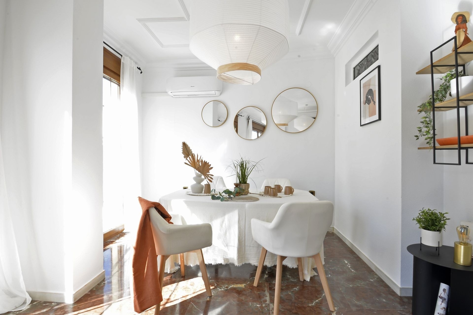 Herverkoop - Stadswoning -
SAX