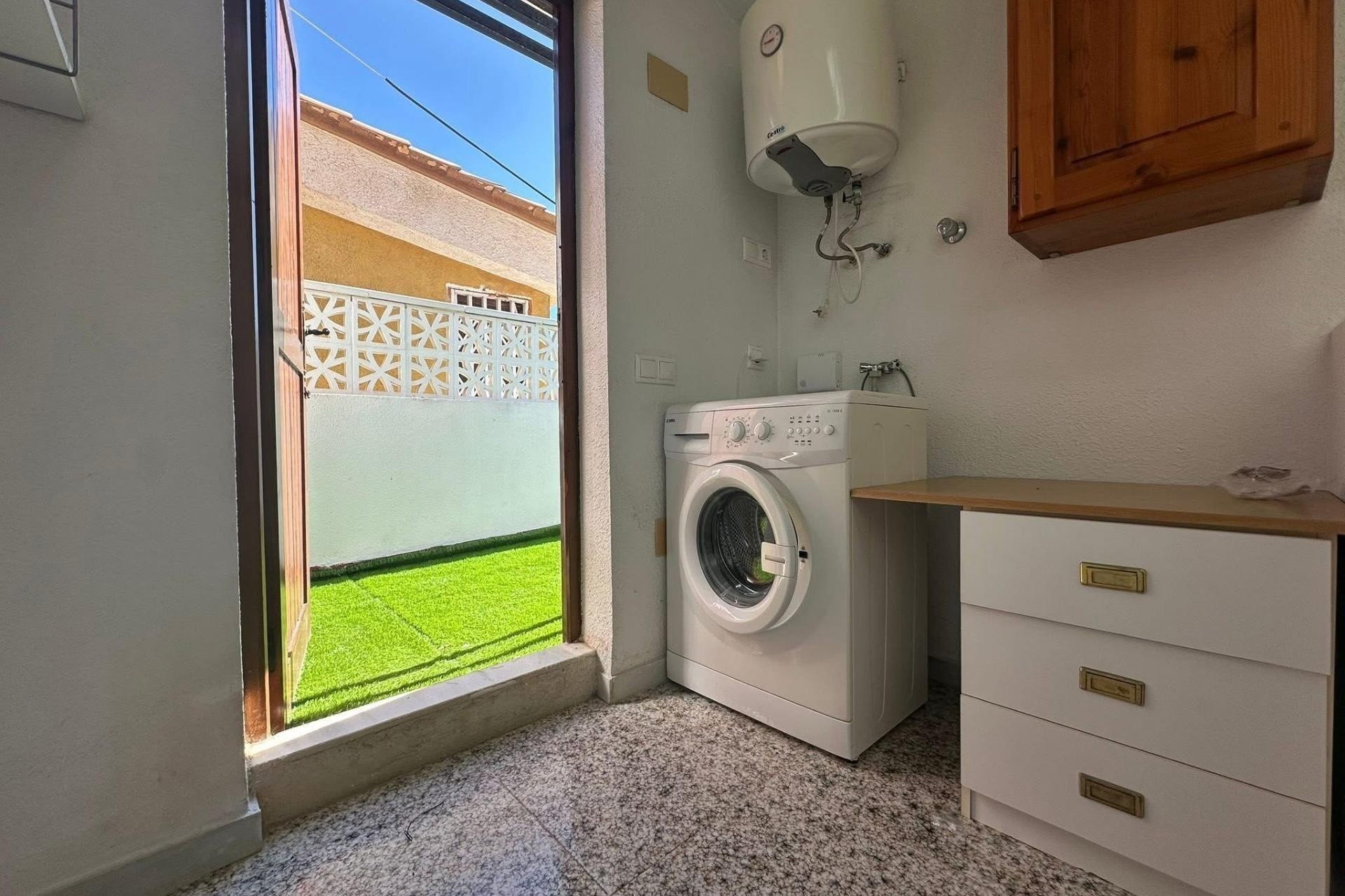 Herverkoop - Stadswoning -
Torrevieja - Cabo cervera