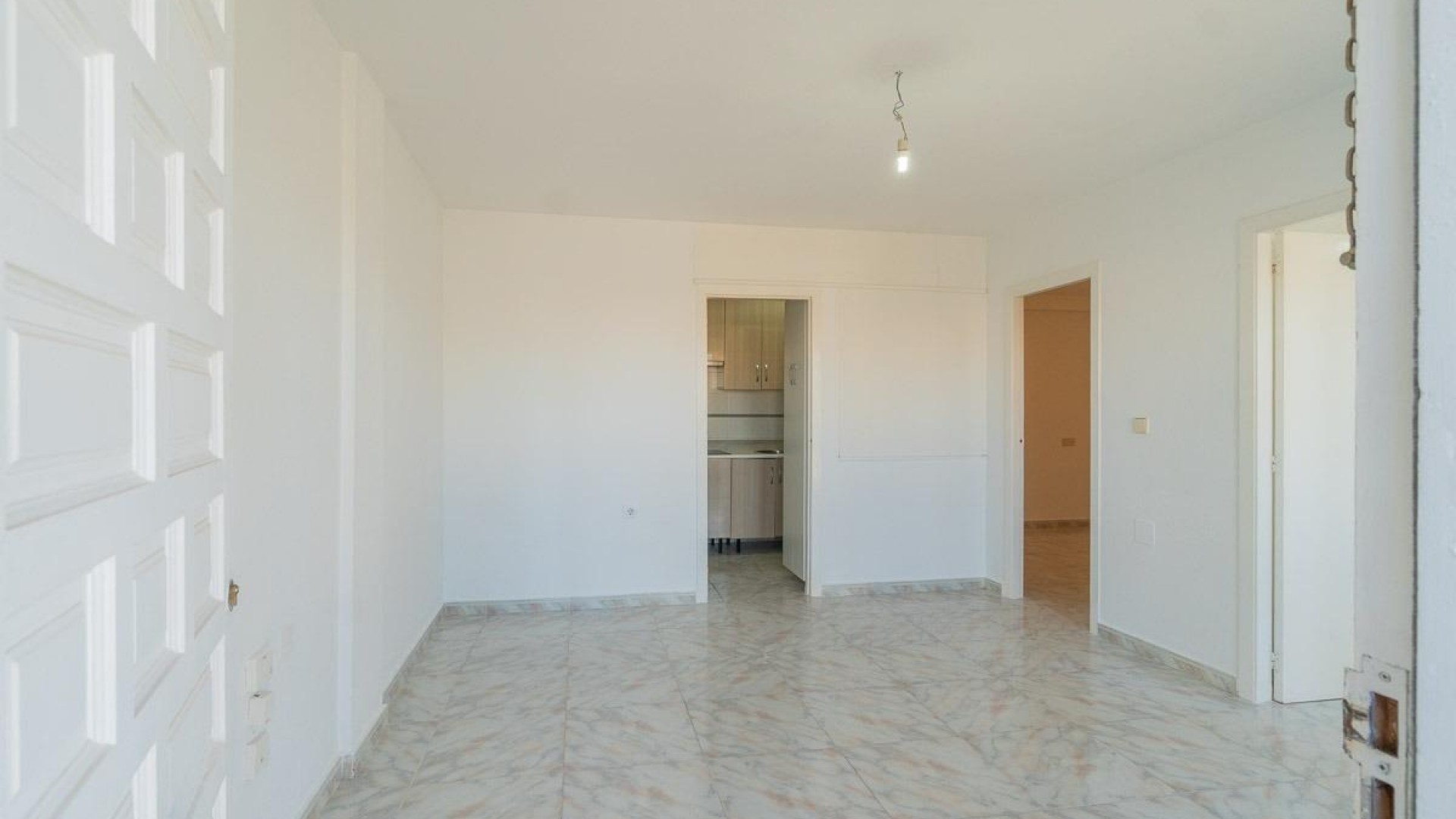 Herverkoop - Stadswoning -
Torrevieja - Carrefour