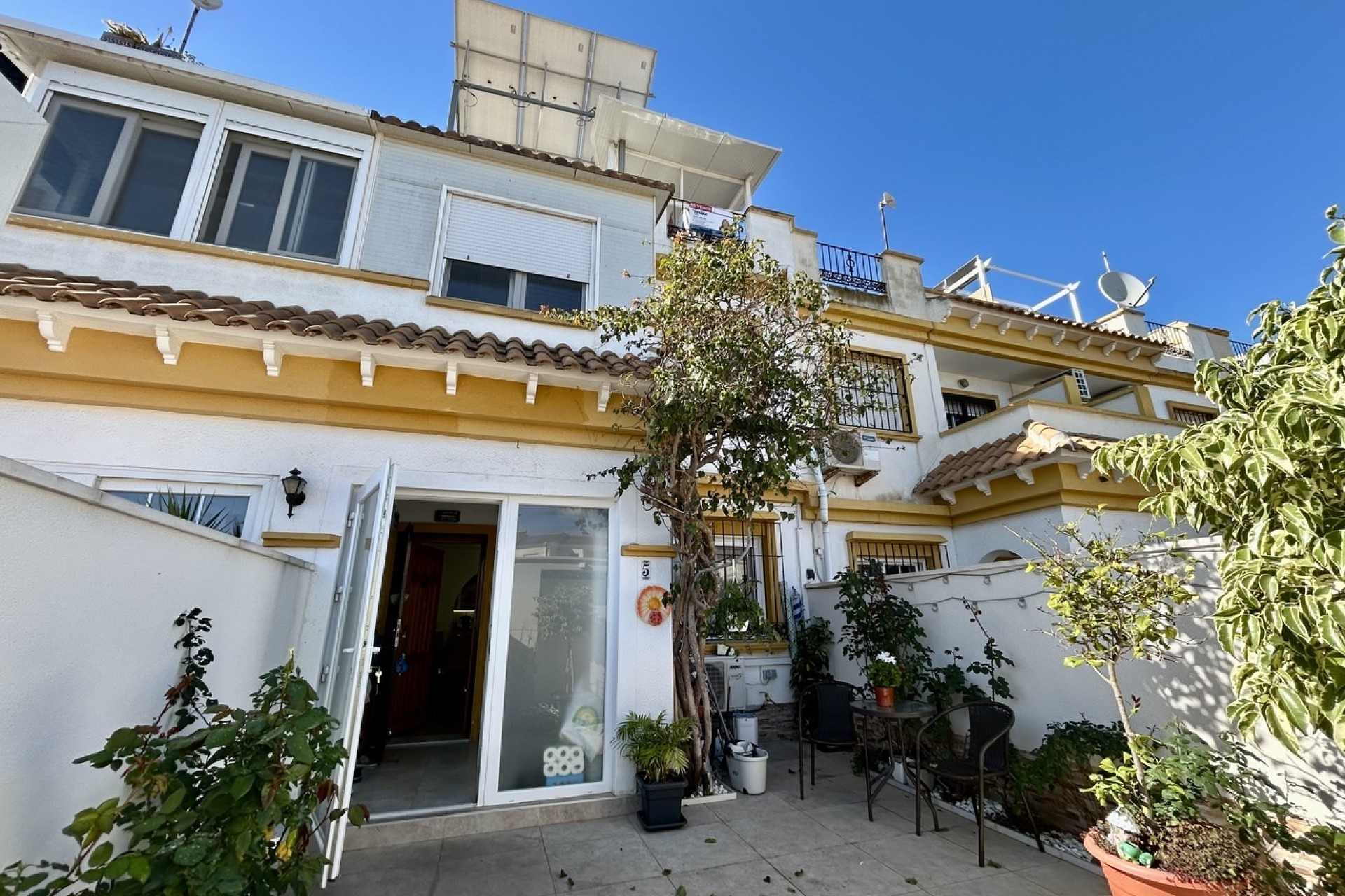 Herverkoop - Stadswoning -
Torrevieja - Costa Blanca