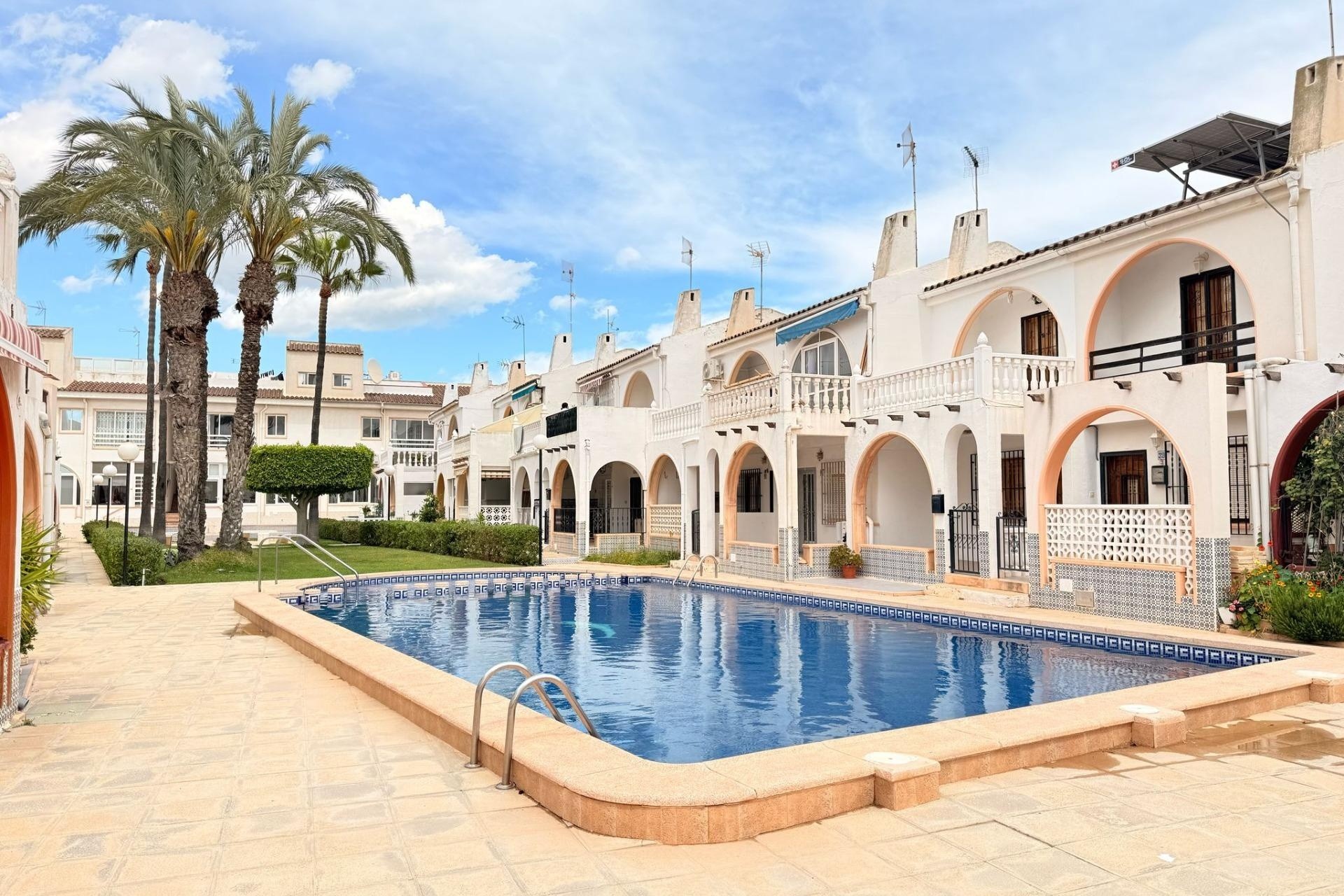 Herverkoop - Stadswoning -
Torrevieja - El chaparral