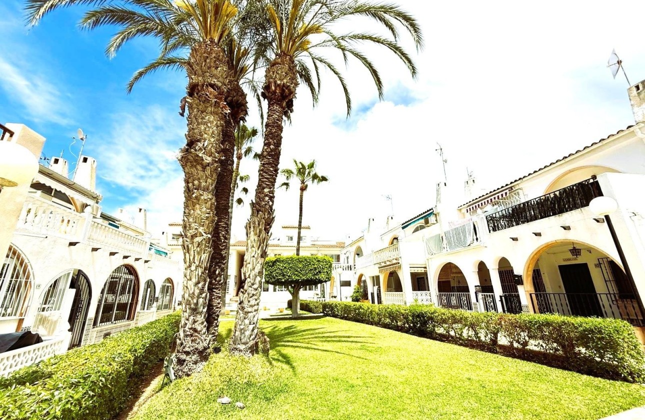 Herverkoop - Stadswoning -
Torrevieja - El chaparral
