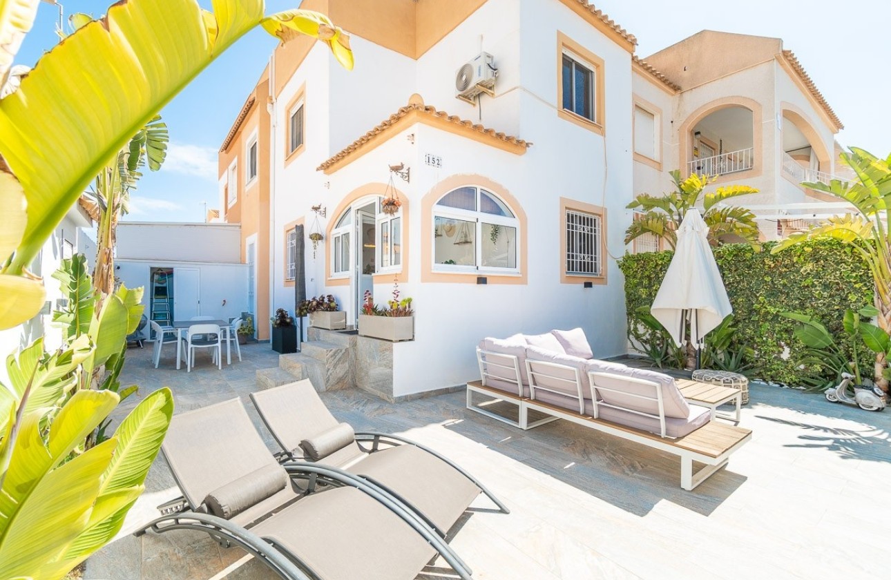 Herverkoop - Stadswoning -
Torrevieja - El Limonar