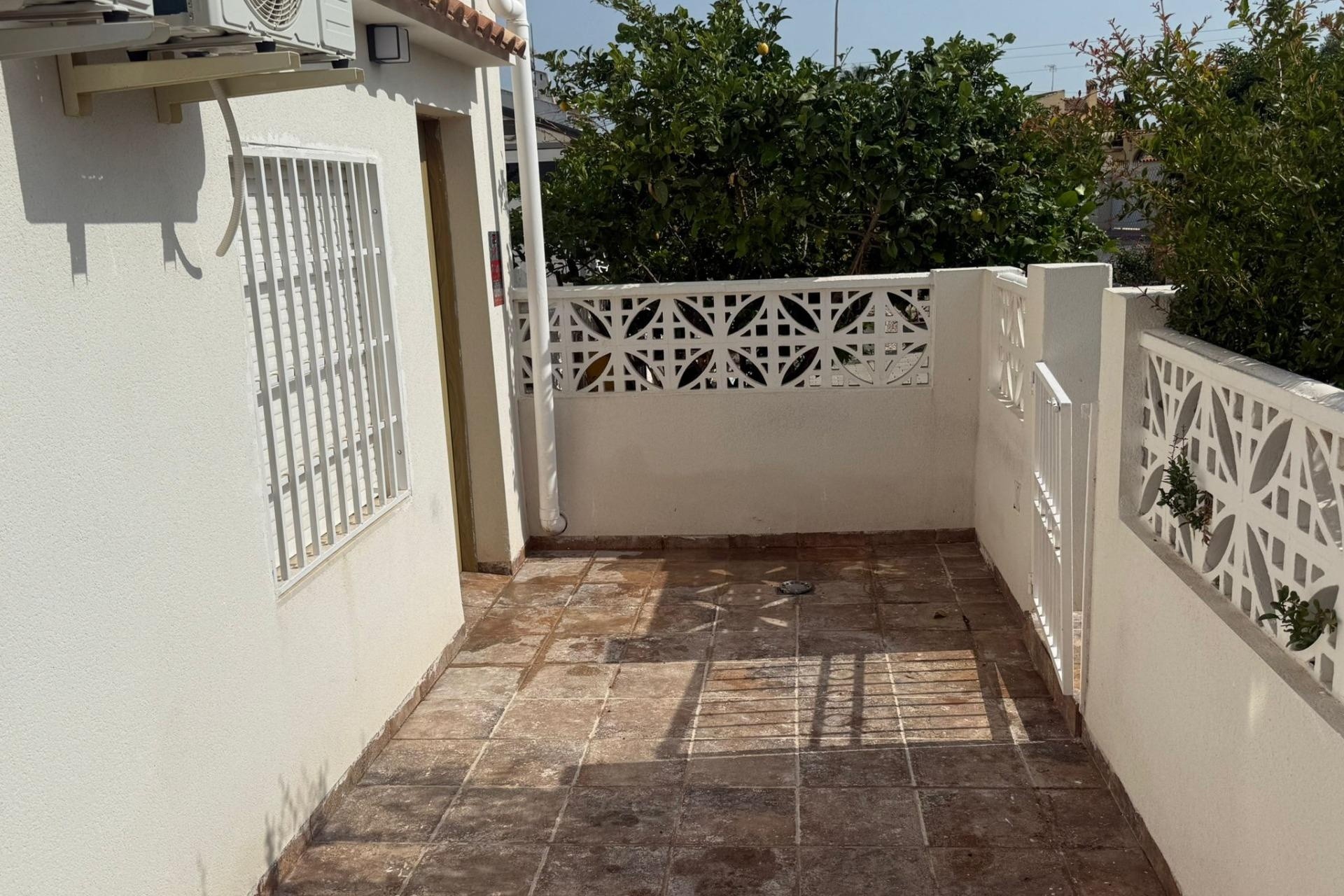 Herverkoop - Stadswoning -
Torrevieja - La Siesta - El Salado - Torreta