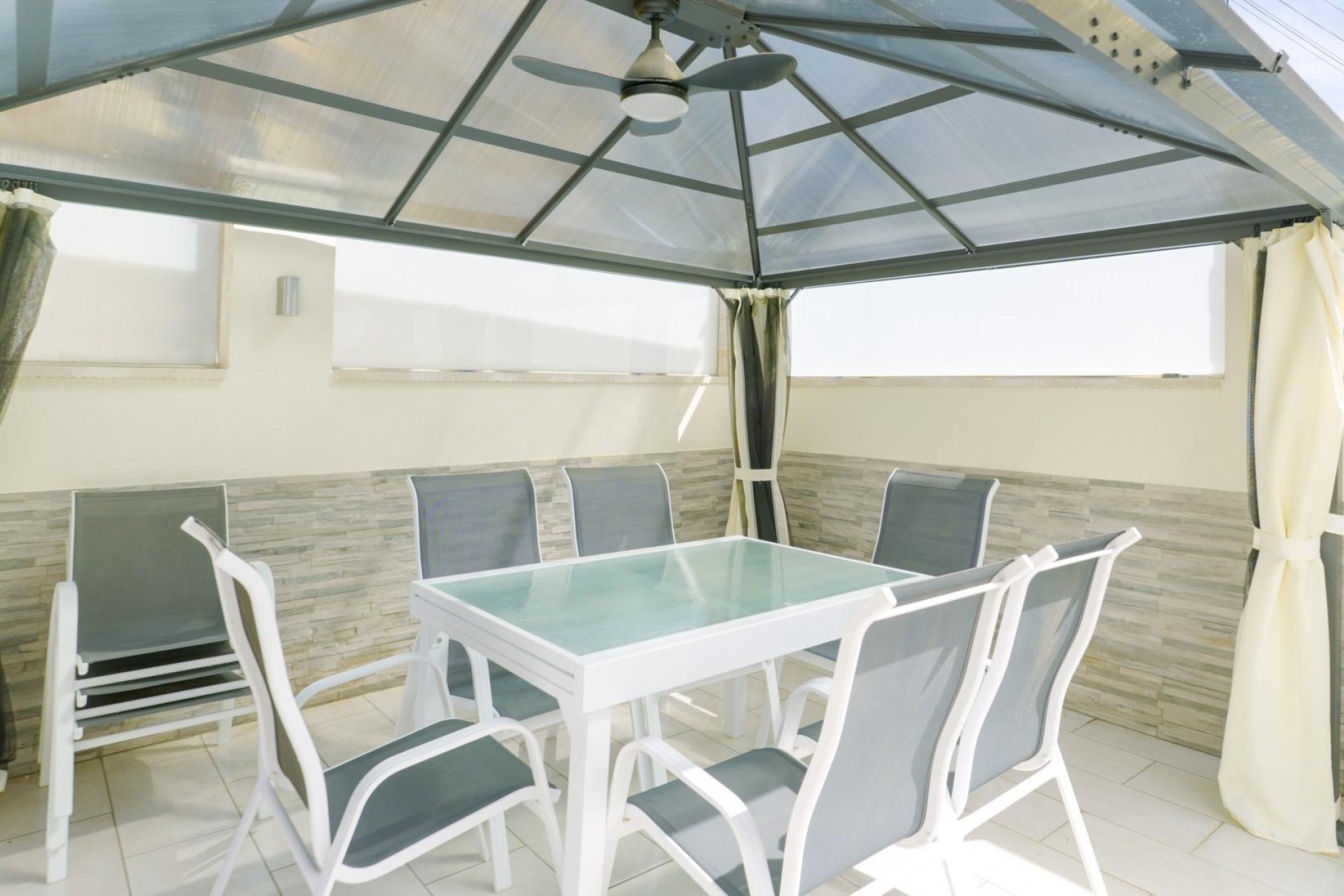 Herverkoop - Stadswoning -
Torrevieja - Punta Prima