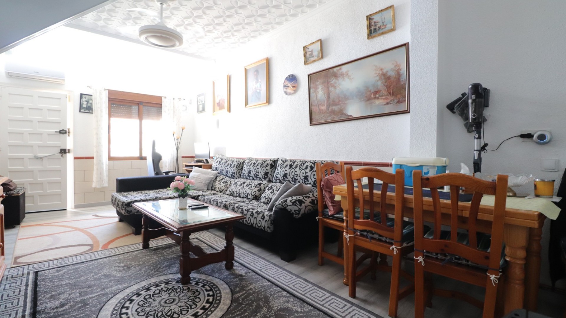 Herverkoop - Stadswoning -
Torrevieja - Torretas