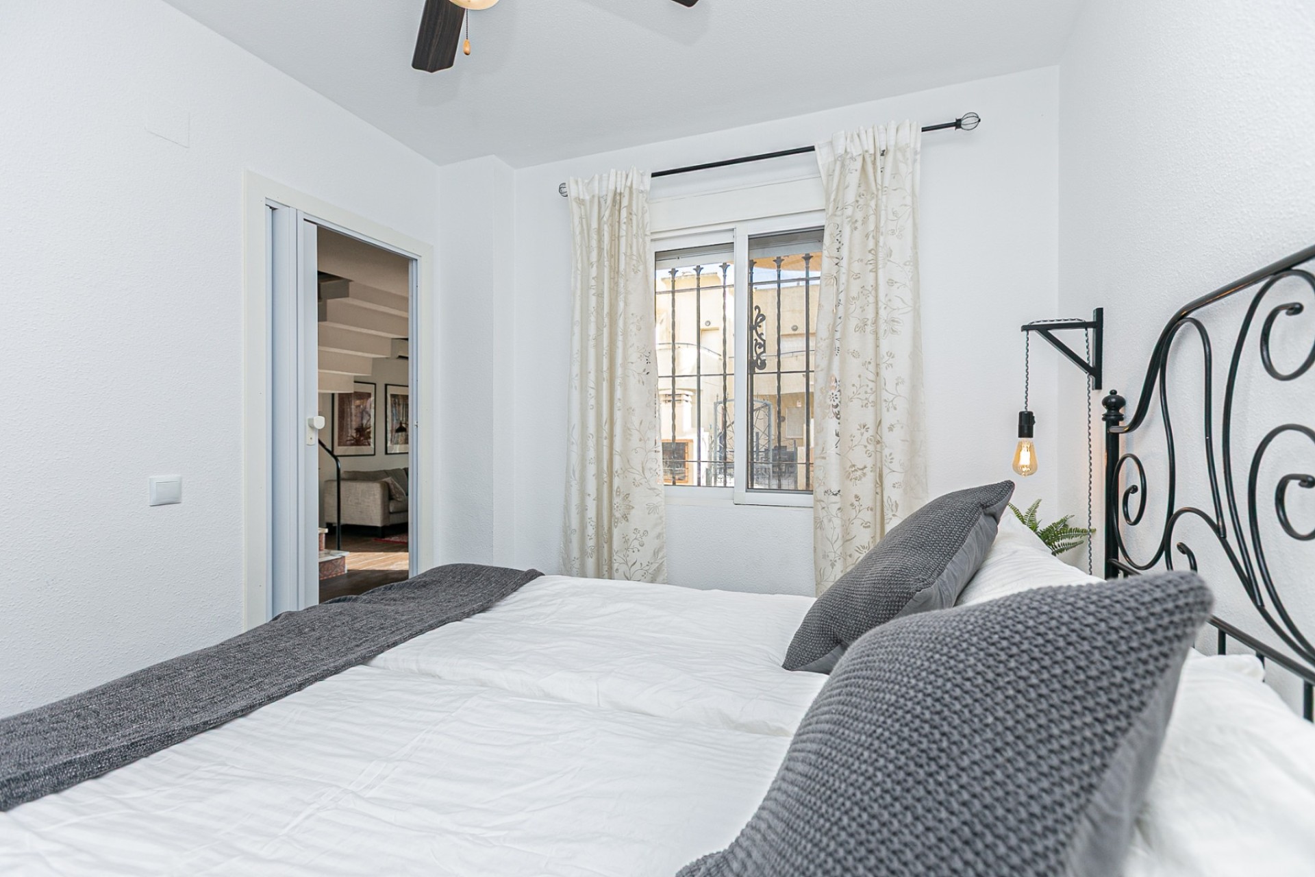 Herverkoop - Stadswoning -
Torrevieja - Torretas