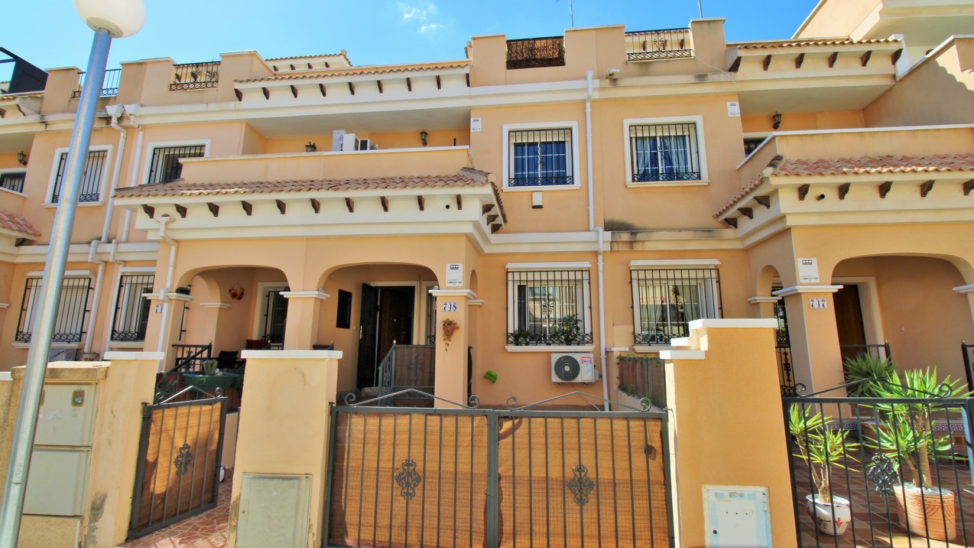 Herverkoop - Stadswoning -
Villamartín