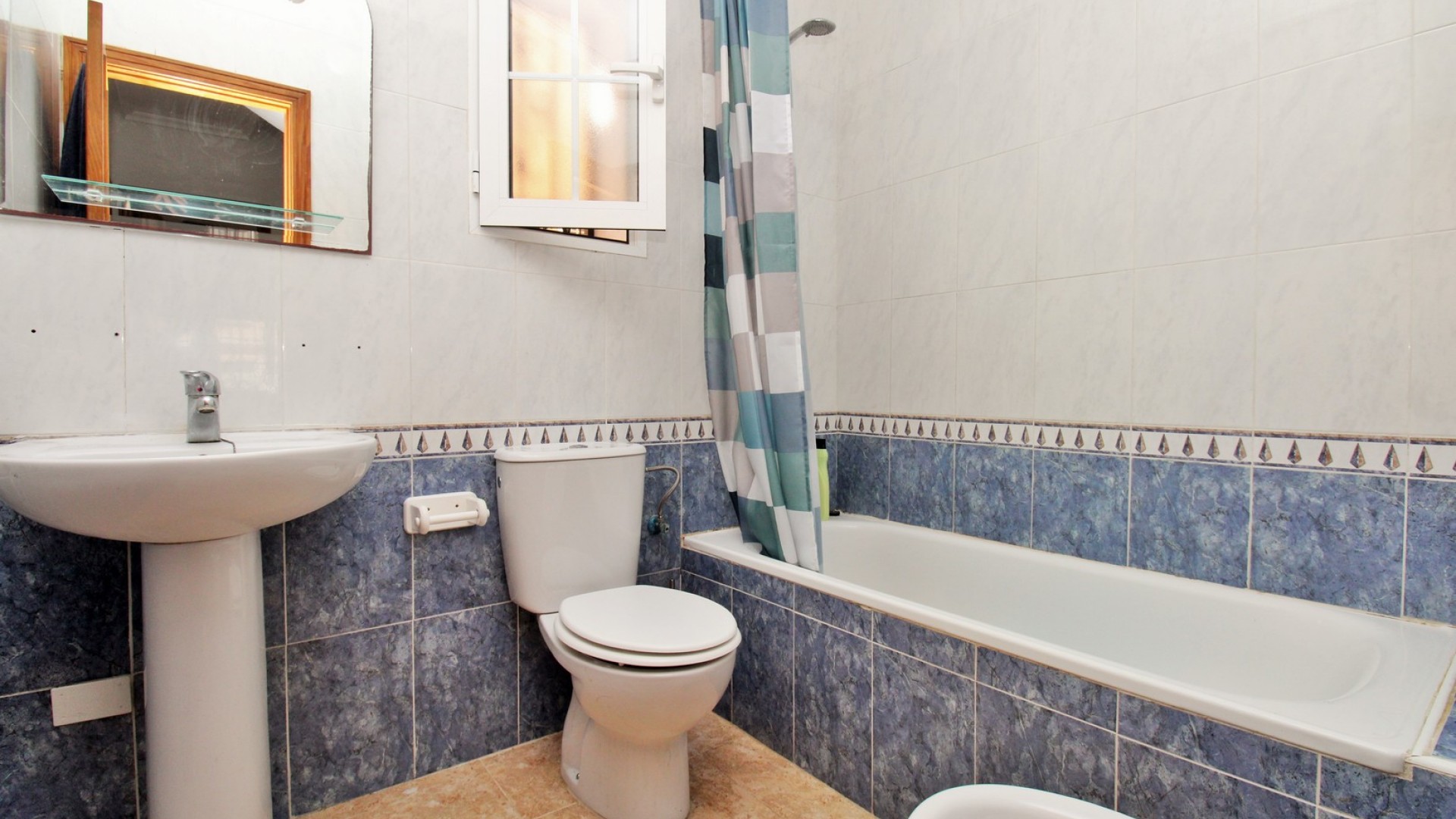 Herverkoop - Stadswoning -
Villamartín