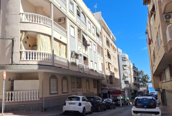  - Herverkoop - Torrevieja - Playa de los Locos