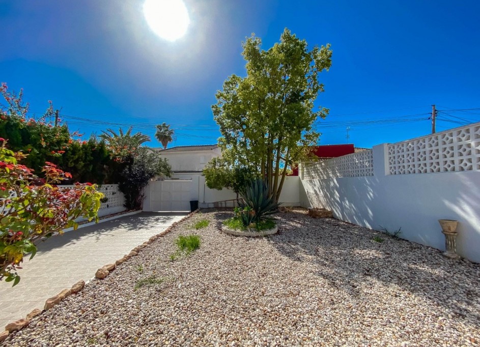 Herverkoop - Villa -
Torrevieja - Aguas Nuevas