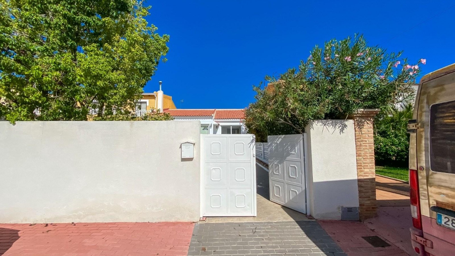 Herverkoop - Villa -
Torrevieja - Aguas Nuevas